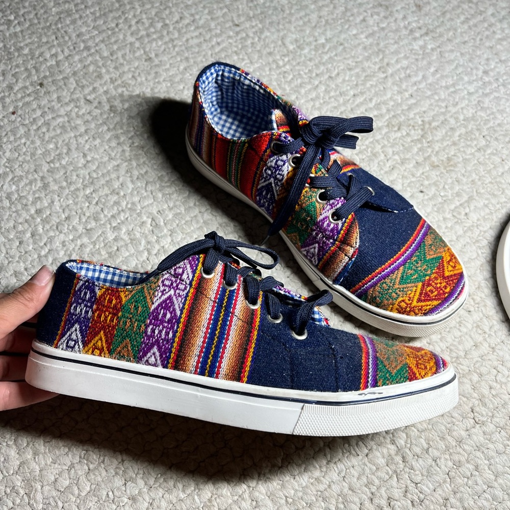 Peruvian Cusco Andean Sneaker Size 8 Blue